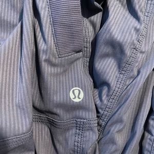 LULULEMON TRACK PANTS SIZE 4 - BLUEISH PURPLE